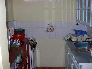 A kitchen or kitchenette at Babarczi Üdülőház