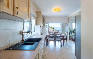 Fotografia z galérie ubytovania 3 Bedroom Cozy Home In Opatija v destinácii Opatija