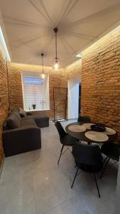 Χώρος καθιστικού στο St Benedict Apartments