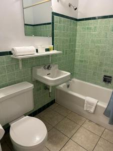 Gallery image of 6267 Persepolis Inn in Niagara Falls