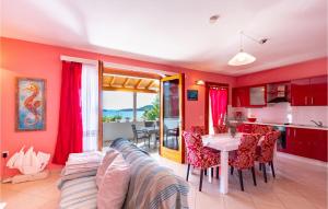 Kuchyň nebo kuchyňský kout v ubytování Holiday Home Prizba Bb