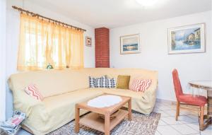 Posezení v ubytování Five-Bedroom Holiday Home In Orebic
