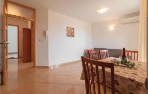 Posedenie v ubytovaní Holiday Home Ivusini Xiv V