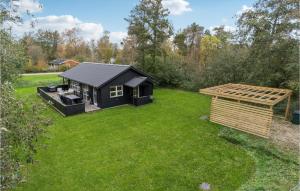 Aed väljaspool majutusasutust Beautiful Home In Sjællands Odde