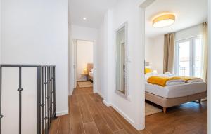 Postel nebo postele na pokoji v ubytování Pet Friendly Home In Privlaka