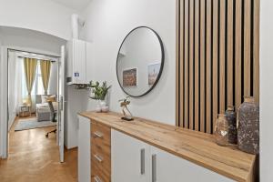 Fotografia z galérie ubytovania Zentrale, stilvolle und gemütliche Wohnung vo Viedni