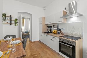 Kuchyňa alebo kuchynka v ubytovaní Zentrale, stilvolle und gemütliche Wohnung