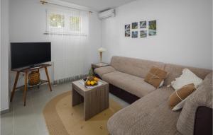 Gambar di galeri bagi Lovely Home In Crveni Vrh With Wifi di Crveni Vrh