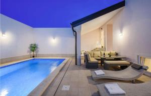 Bazén v ubytování Villa Marija Prodan nebo v jeho okolí