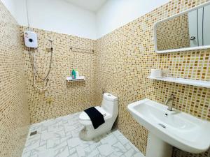 Koupelna v ubytování Mali house Hatyai + 33 fotografií