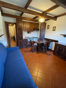 Nhà bếp/bếp nhỏ tại Appartamento Sestriere in residence per 6 Persone