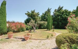 Κήπος έξω από το Pet Friendly Home In Cavaillon