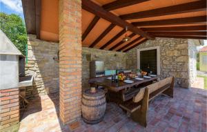 Fotografie z fotogalerie ubytování Holiday Home Potpican Jakomici v destinaci Potpićan