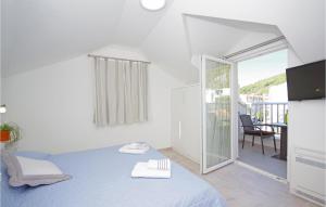 Posteľ alebo postele v izbe v ubytovaní Three-Bedroom Holiday Home In Drvenik