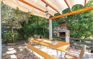Vonkajšia záhrada v ubytovaní Holiday Home - Holiday Home Crnja Luka 42