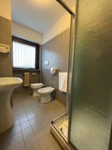 Phòng tắm tại Appartamento Sestriere in residence per 6 Persone