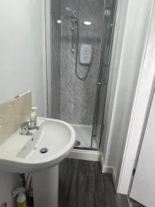 Ένα μπάνιο στο Luxury apartment Selly Oak