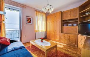 Posteľ alebo postele v izbe v ubytovaní 1 Bedroom Lovely Apartment In Rijeka
