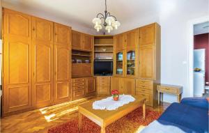 Kuchyňa alebo kuchynka v ubytovaní 1 Bedroom Lovely Apartment In Rijeka