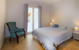 Ένα ή περισσότερα κρεβάτια σε δωμάτιο στο Lovely Home In Pourrières +20 φωτογραφίες