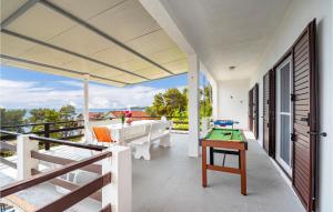 Balkón alebo terasa v ubytovaní Holiday Home Vinacac Bb Iii