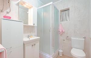 Kúpeľňa v ubytovaní Holiday Home Vinacac Bb Iii