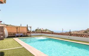 Bazén v ubytovaní Nice Home In Malaga With Jacuzzi alebo v jeho blízkosti