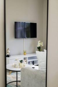 Et tv og/eller underholdning på Exotic Explorers