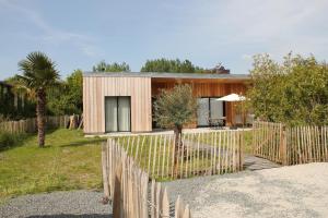 Vonkajšia záhrada v ubytovaní Casa Cotentins