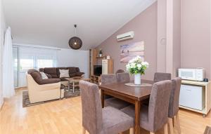 Posedenie v ubytovaní Apartment Vodice With Sea View 11