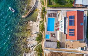 Bazén v ubytování Beach Front Home In Kozino nebo v jeho okolí