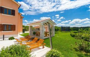 Κήπος έξω από το Villa Selar