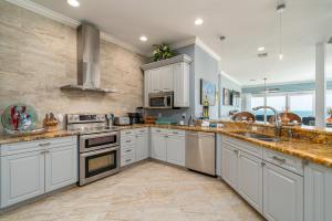 Fotografie z fotogalerie ubytování Oceanview Luxury: Sunset Views, Pool, Beach Access v destinaci Fort Myers Beach