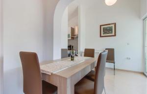 Fotografie z fotogalerie ubytování Amazing Apartment In Porozina With Wifi v destinaci Porozina