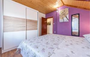 Posteľ alebo postele v izbe v ubytovaní 3 Bedroom Stunning Apartment In Skradin