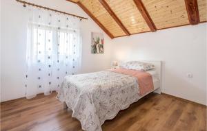 Posteľ alebo postele v izbe v ubytovaní 3 Bedroom Stunning Apartment In Skradin