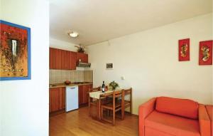 Kuchyňa alebo kuchynka v ubytovaní Apartment Tar-Vabriga Istarske Kontrade Iii