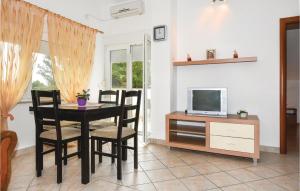 Fotografie z fotogalerie ubytování 1 Bedroom Gorgeous Apartment In Vodice v destinaci Vodice