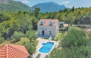 Πισίνα στο ή κοντά στο Three-Bedroom Holiday Home In Slime +24 φωτογραφίες
