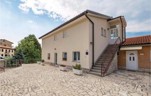 Budova, kde se apartmán nachází
