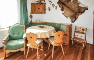 Khu vực ghế ngồi tại Ferienwohnung Klein St Paul