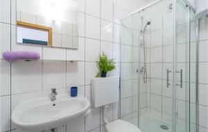 Koupelna v ubytování Two-Bedroom Holiday Home In Zastrazisce