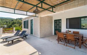 Balkón nebo terasa v ubytování Two-Bedroom Holiday Home In Zastrazisce