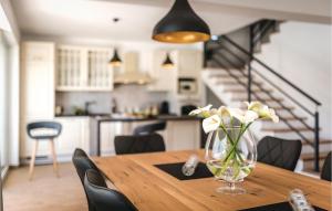 Posezení v ubytování Three-Bedroom Holiday Home In Sibenik