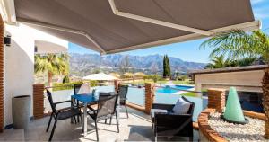 Imagem da galeria de Exceptional Costa del Sol Villa Apartment BALCON DE TORROX for 4 Heated pool Amazing views & quality em Torrox