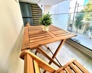 Μπαλκόνι ή βεράντα στο Bright & Modern home in Athens