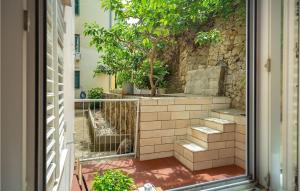Vonkajšia záhrada v ubytovaní 2 Bedroom Nice Apartment In Dubrovnik