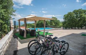 Φωτογραφία από το άλμπουμ του Four-Bedroom Holiday Home In Lokvicici σε Lokvičič