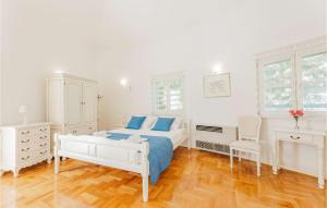 Ένα ή περισσότερα κρεβάτια σε δωμάτιο στο Villa Arteum +27 φωτογραφίες