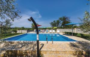 Bazén v ubytovaní Activity Holiday Home In Kakma alebo v jeho blízkosti